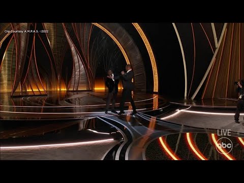 Will Smith slaps Chris Rock on the Oscars after funny memoir at wife Jada Pinkett Smith’s expense | ABC7