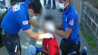 Sugatang driver ng motorsiklo na naaksidente sa Bulacan, tinulungan ng UNTV News & Rescue