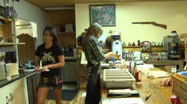 Colorado Restaurant Workers Proudly Originate-Carries Handguns