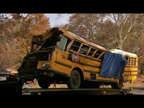 Driver charged in lethal Tennessee college bus wreck