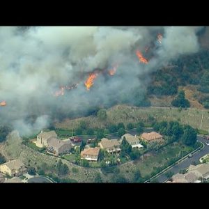 Brush fire threatens homes in Azusa I ABC7