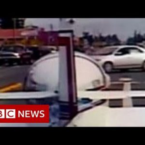 Airplane lands on avenue and will get ‘pulled over’ – BBC Info