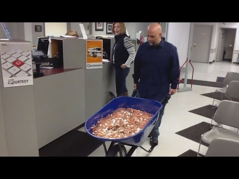 Man Will pay Nearly $3,000 Invoice The spend of A Wheelbarrow Stout Of Pennies