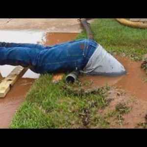 Viral Plumber Who Dove Into Sewer to Fix Pipe Gets Free Jeans For a Year