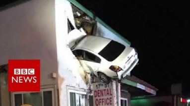 Dashcam captures a Automobile crashes into constructing in California – BBC Files
