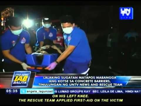 Lalaking sugatan matapos mabangga ang kotse sa concrete boundaries, tinulungan ng UNTV Rescue