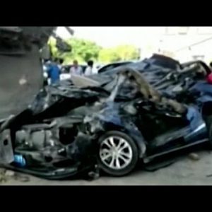 Fetch out about: Couple continue to exist dramatic automobile rupture