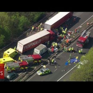 Aerial images of M26 pile up – BBC News