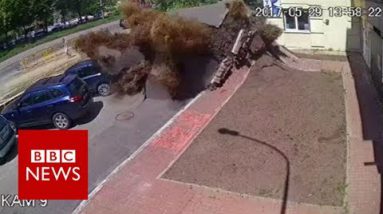 Dramatic Ukraine water pipe explosion captured on CCTV – BBC News