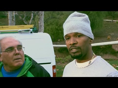 Jamie Foxx rescues driver from burning automobile