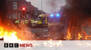 UK police officers injured in Southport insurrection after three girls killed in knife assault | BBC News