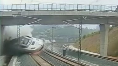 Spain Put collectively Derailment Video 2013: Graceful Fracture Kills At Least 77, Caught on Tape