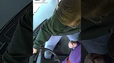 seventh grader jumps into action to place bus driver and fellow college students | ABC News