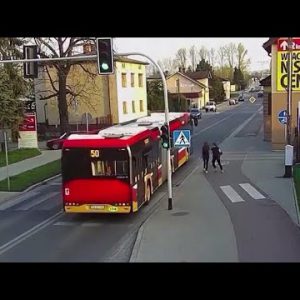 Bus narrowly misses lady’s head after prank goes detestable