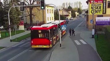 Bus narrowly misses lady’s head after prank goes detestable